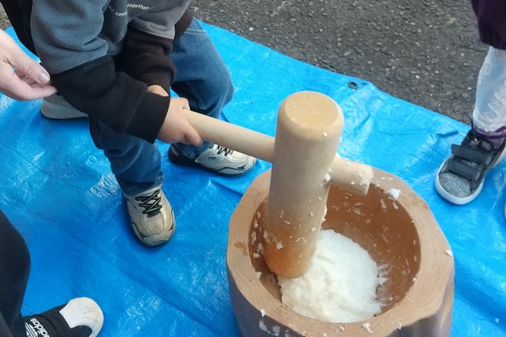 きのね　餅つき