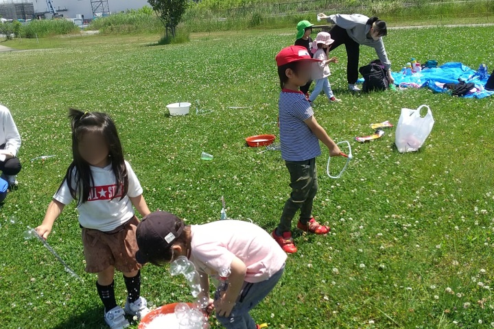 きのね　シャボン玉あそび