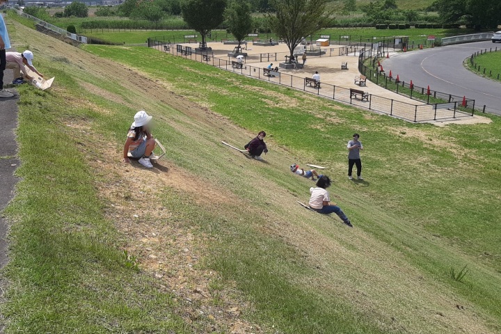 ironoha　ソリ滑り