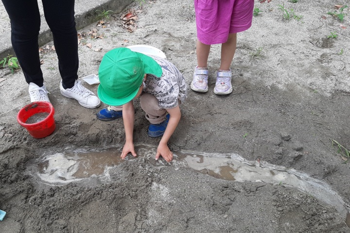 きのね　どろんこあそび