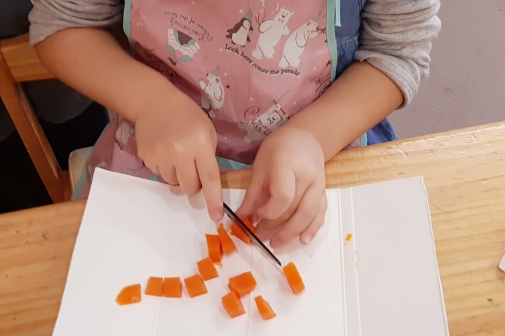 きのね　カレーづくり