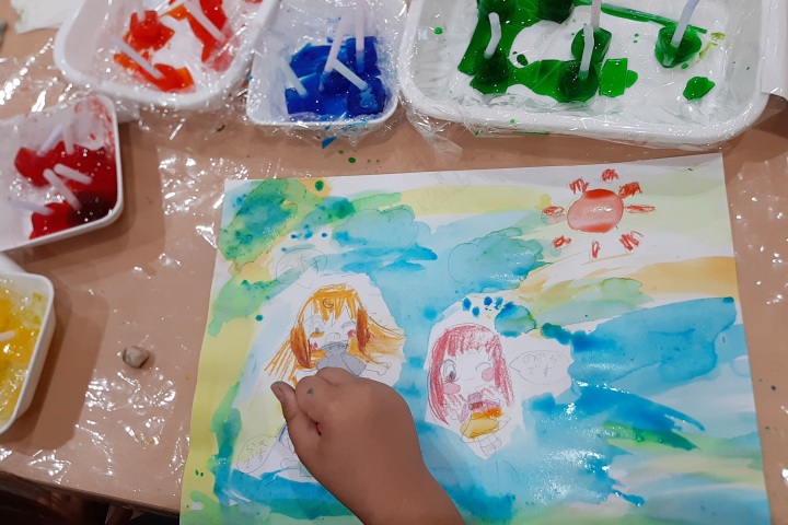 氷えのぐでカラフルに